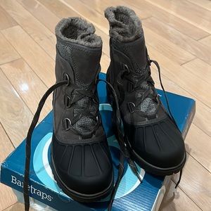 Snow boots